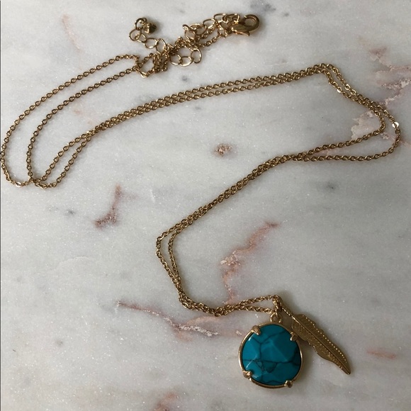 Jewelry - Long statement necklace